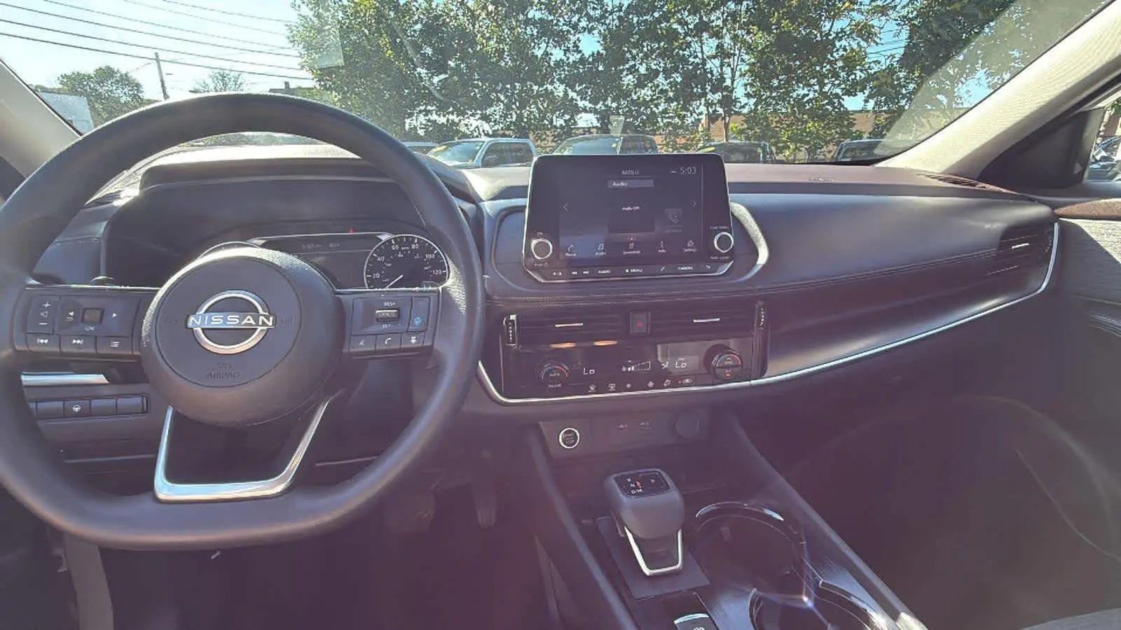 2022 Nissan Rogue SV photo 13