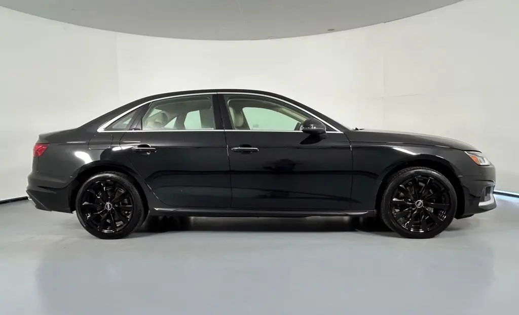 2022 Audi A4 40 Premium Quattro photo 8