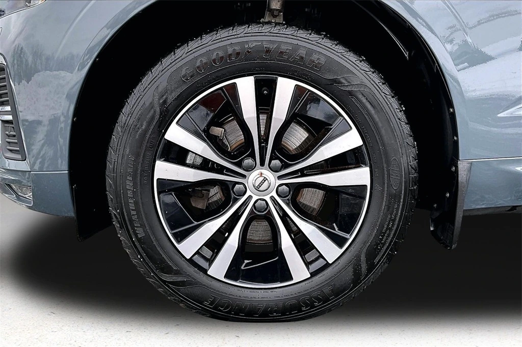 2023 Volvo - image 34