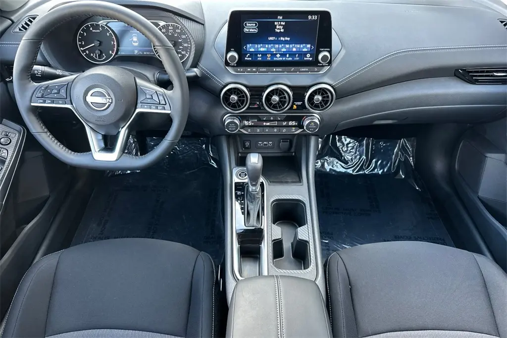 2025 Nissan Sentra SV photo 13