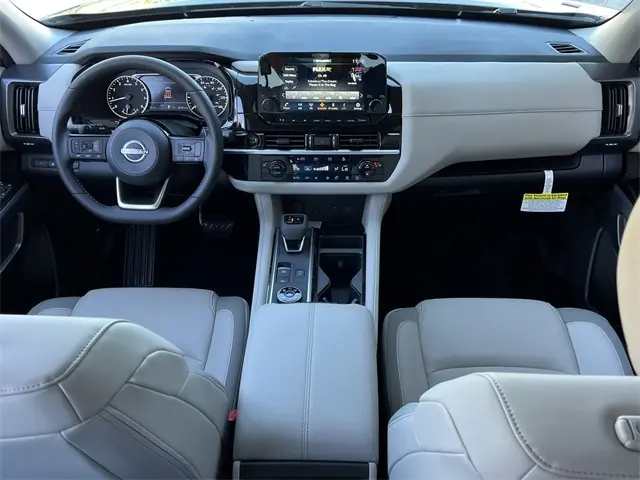 2025 Nissan Pathfinder SL photo 21