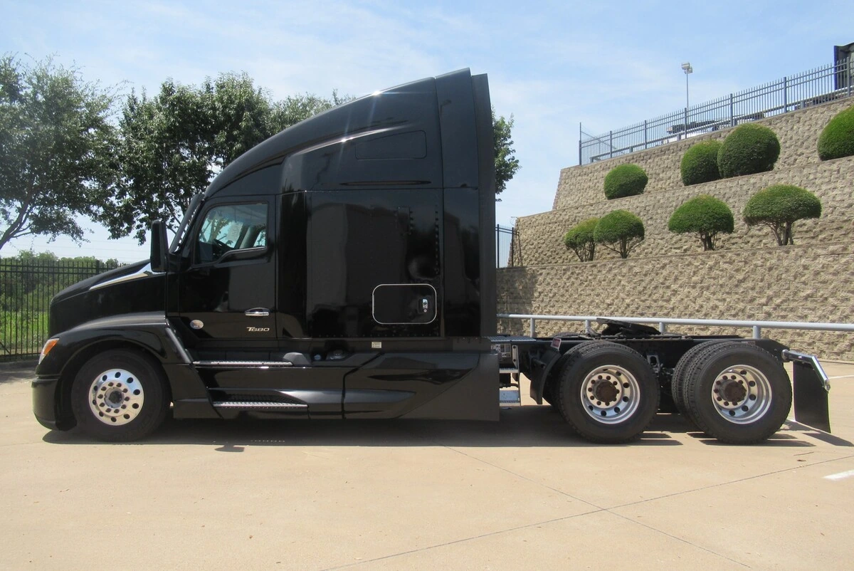 2023 Kenworth T680 — photo 6