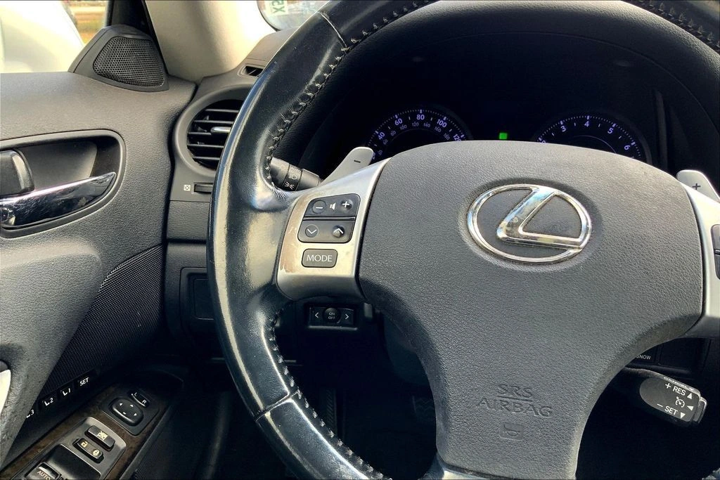 2015 Lexus IS 250 - Photo 16
