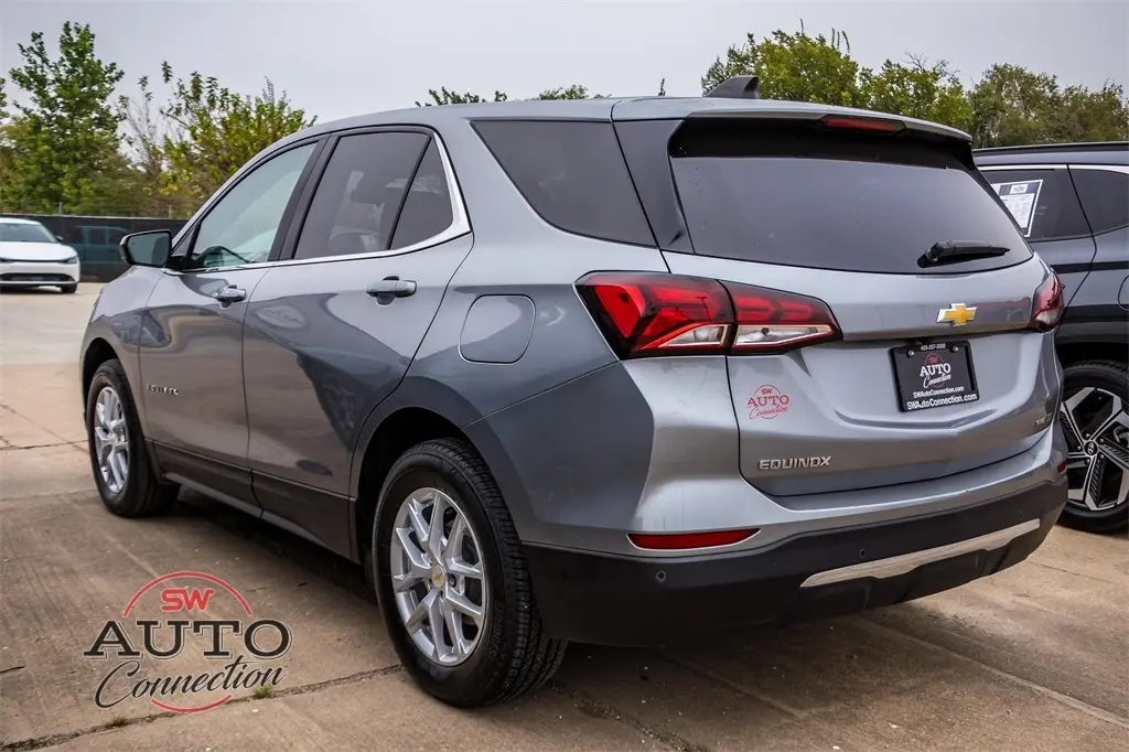 2024 Chevrolet Equinox LT photo 4