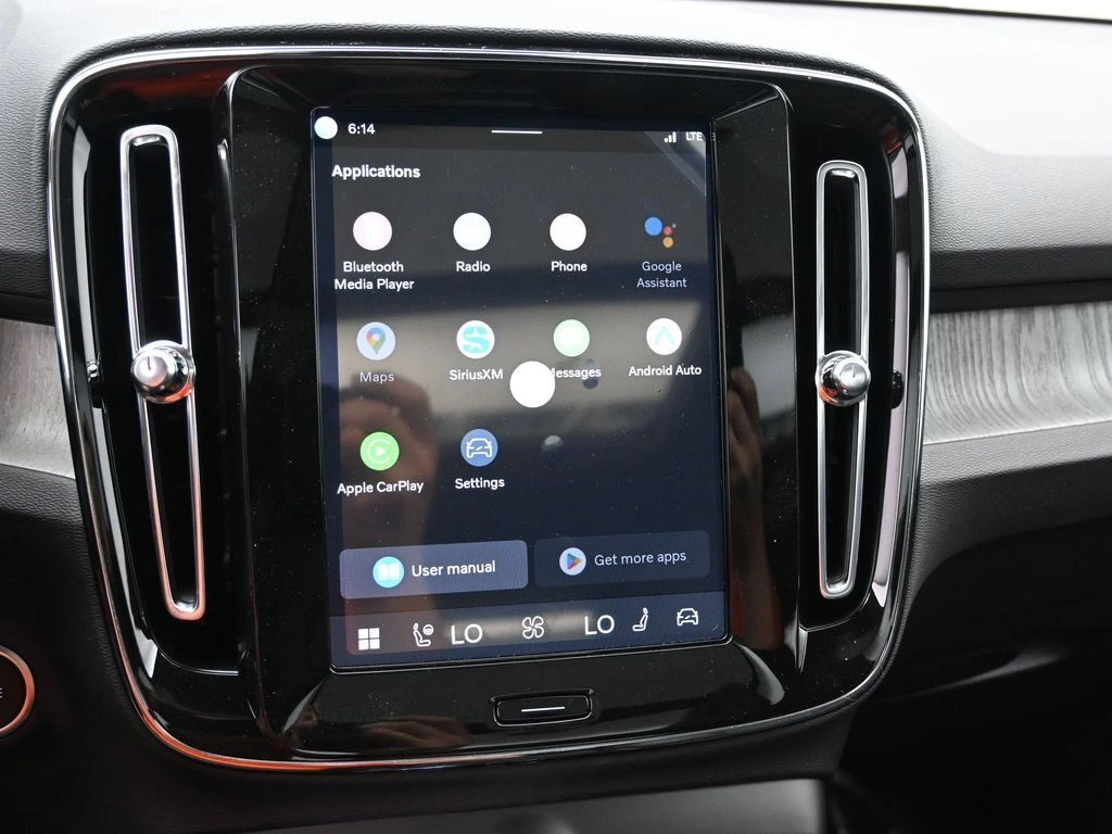 2026 Volvo XC40 Plus - Photo 14