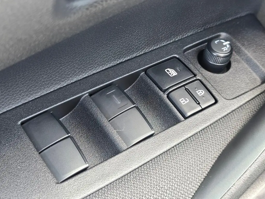 2025 Toyota Corolla LE photo 20