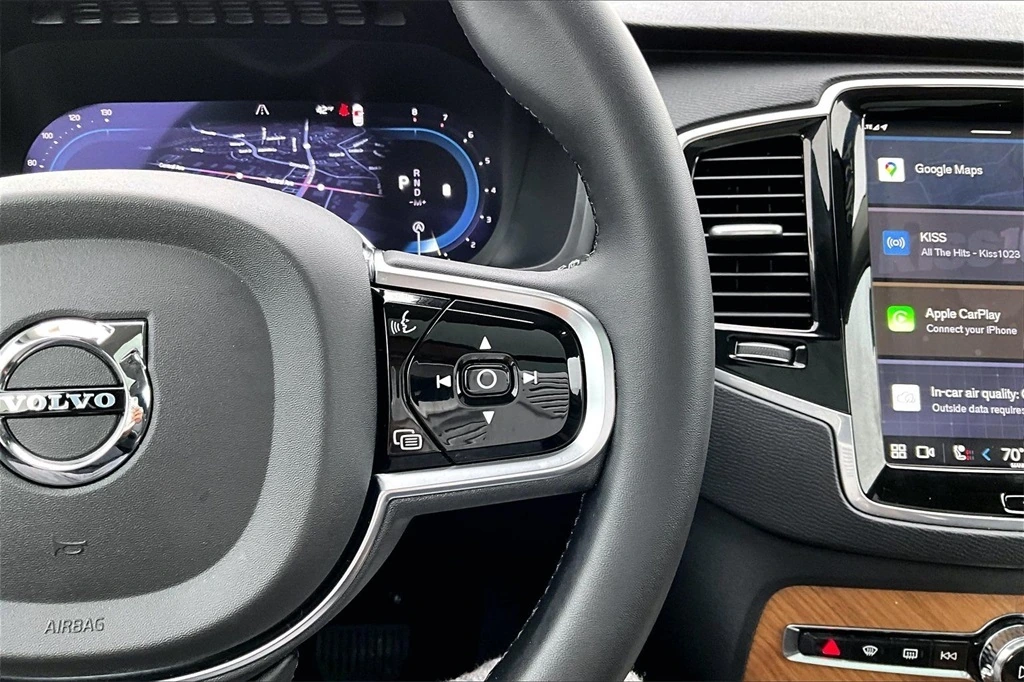 2024 Volvo - image 12