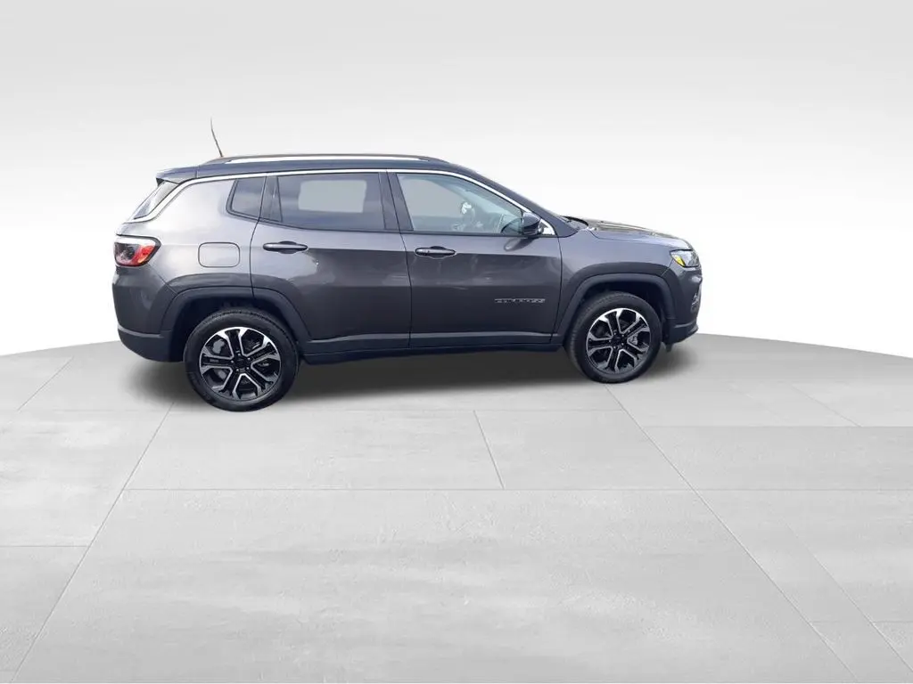 2022 Jeep Compass Limited photo 8
