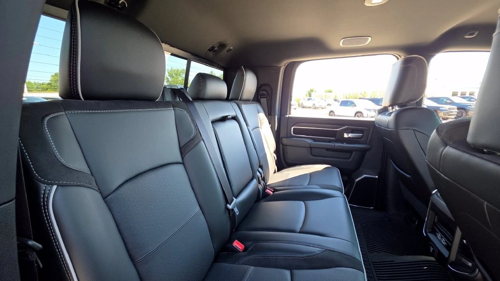 2026 RAM 2500 Laramie - Photo 14