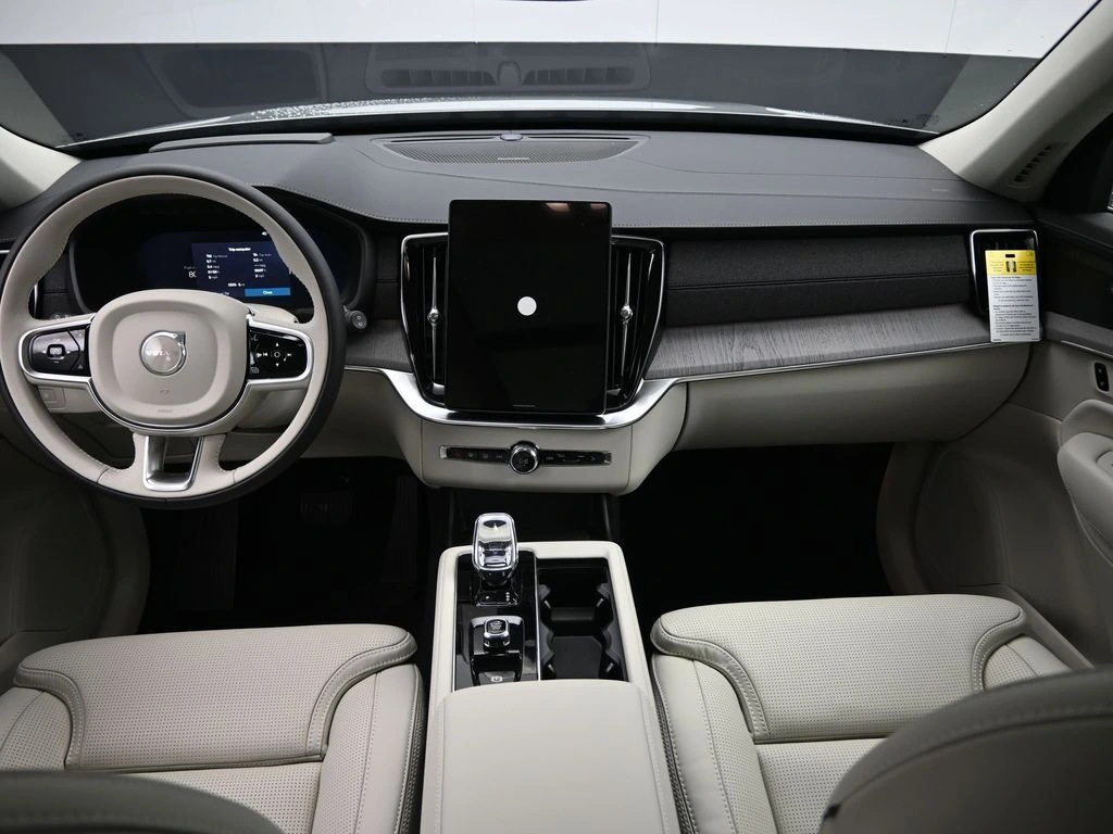 2026 Volvo - image 19