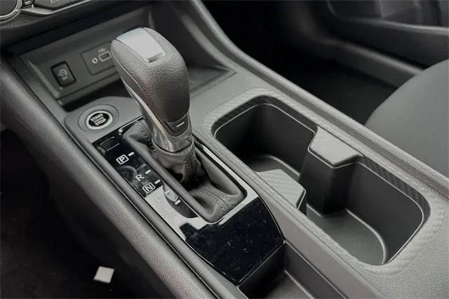 2025 Nissan Sentra S photo 17