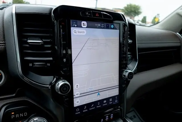 2025 Ram 1500 Laramie photo 3