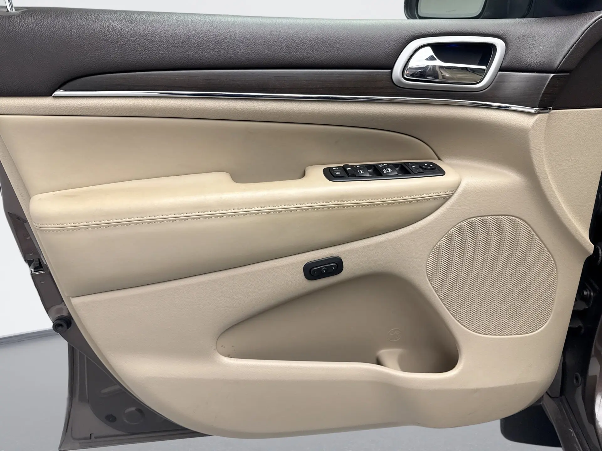 2018 Jeep Grand Cherokee Overland photo 9