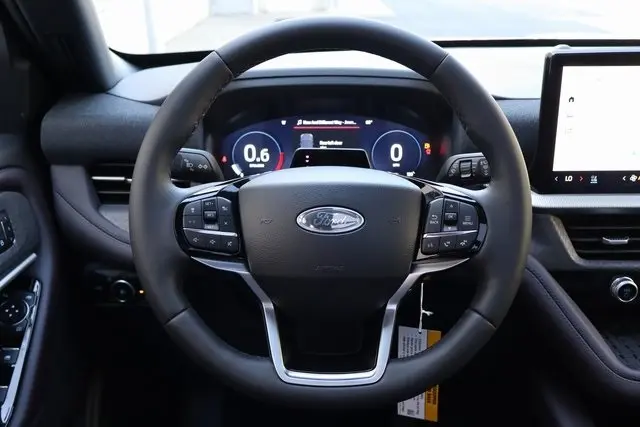 2025 Ford Explorer Platinum photo 25