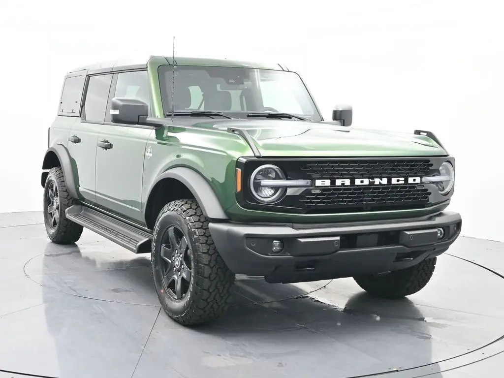 2025 Ford Bronco Outer Banks photo 3