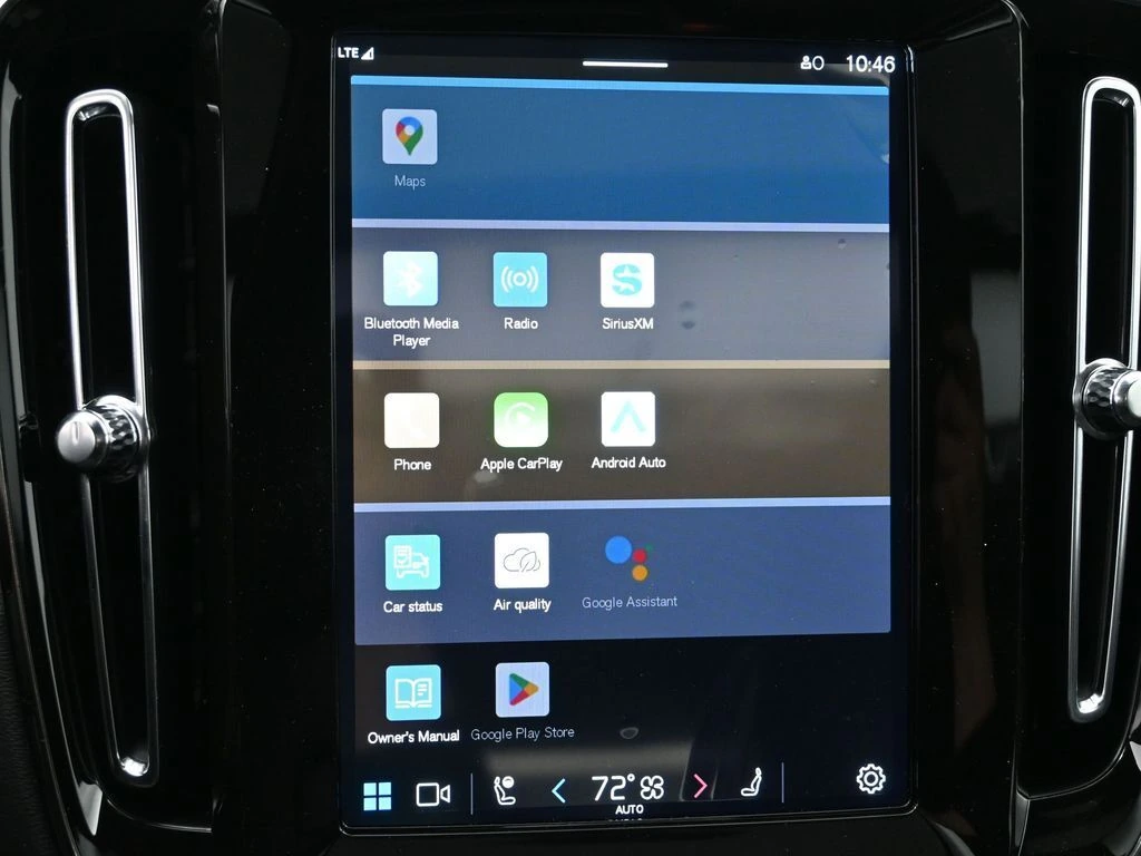 2025 Volvo - image 15