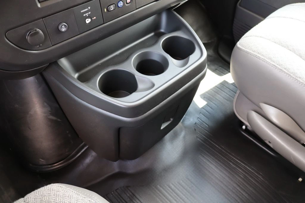 2025 Chevrolet Express Cargo Work Van - Photo 18