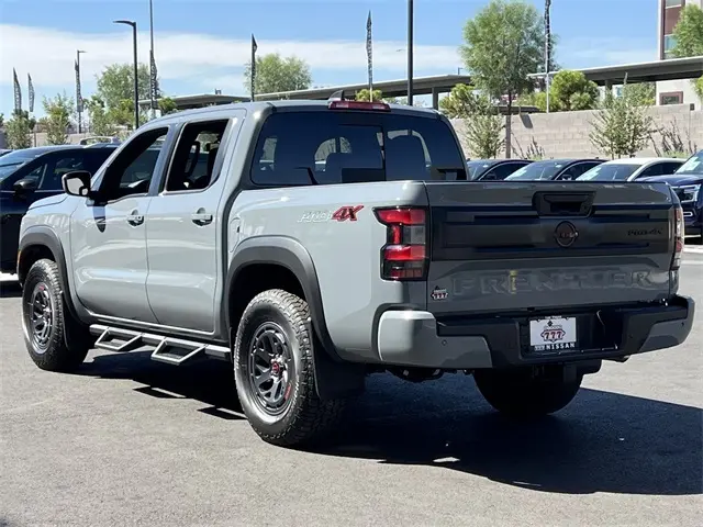 2025 Nissan Frontier PRO-4X photo 3