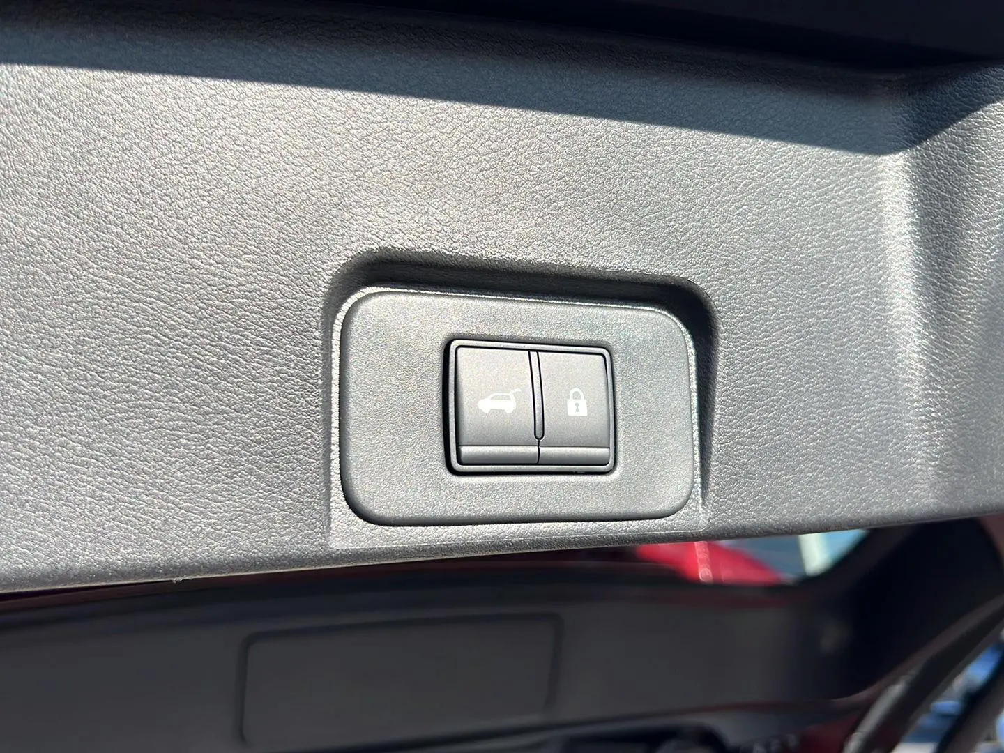 2026 Nissan Rogue SV photo 27