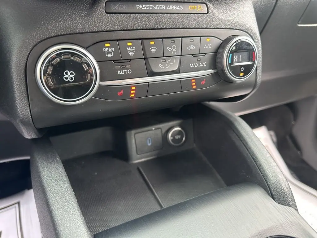 2020 Ford Escape SE photo 29