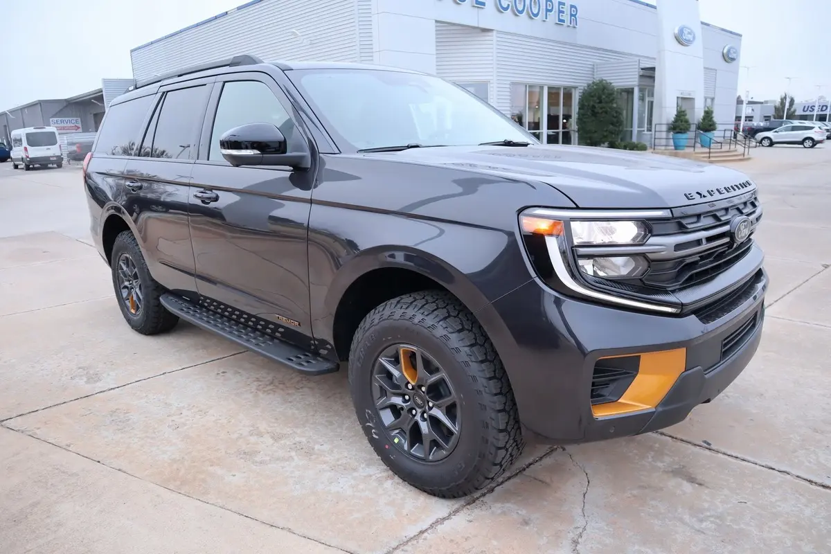 2025 Ford Expedition Tremor's photo