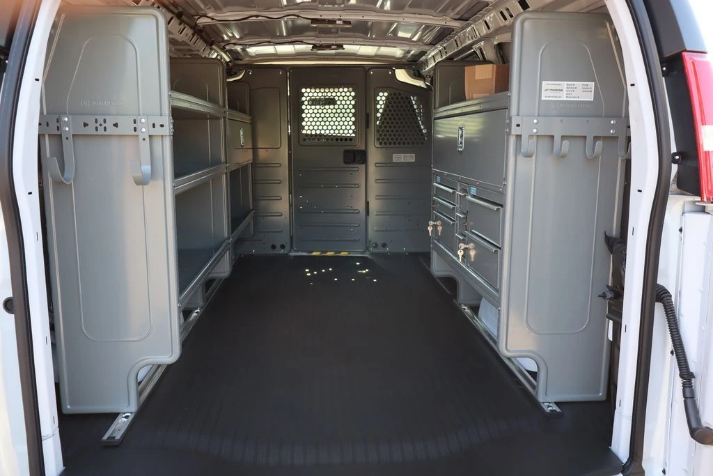 2025 Chevrolet Express Cargo Work Van - Photo 32