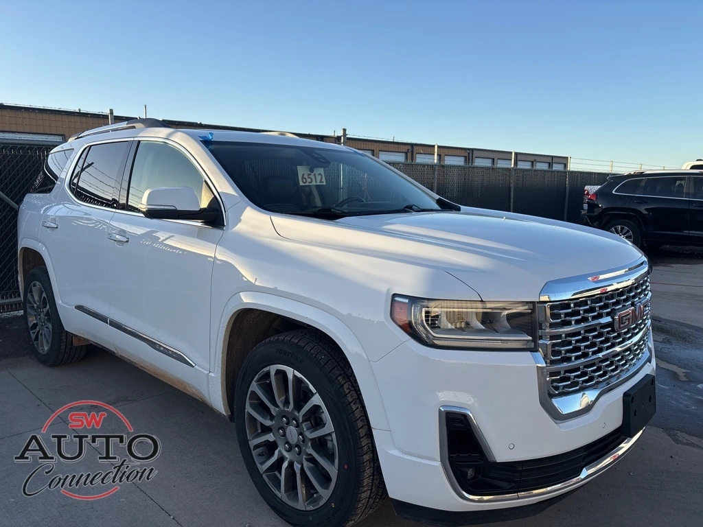 2021 GMC Acadia Denali's photo