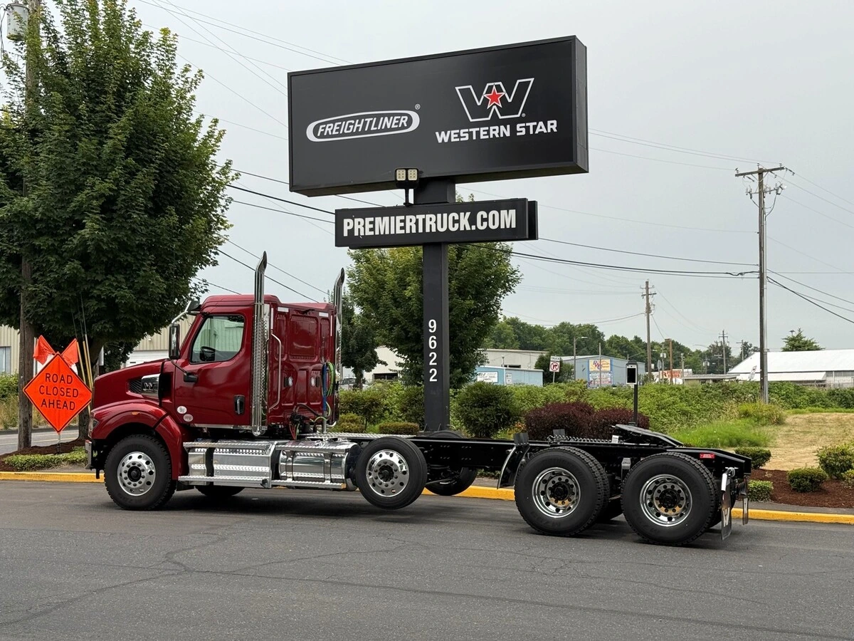 2027 Western Star 49X — photo 6