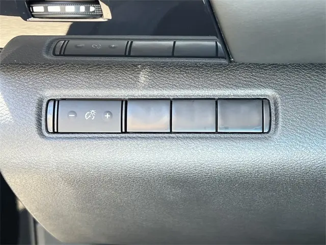 2025 Nissan Pathfinder S photo 10