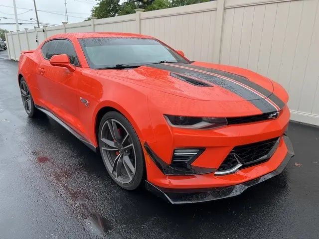 2018 Chevrolet Camaro 2SS photo 2