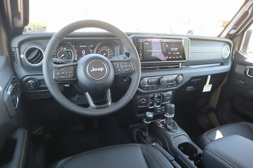 2025 Jeep Gladiator Sport photo 2