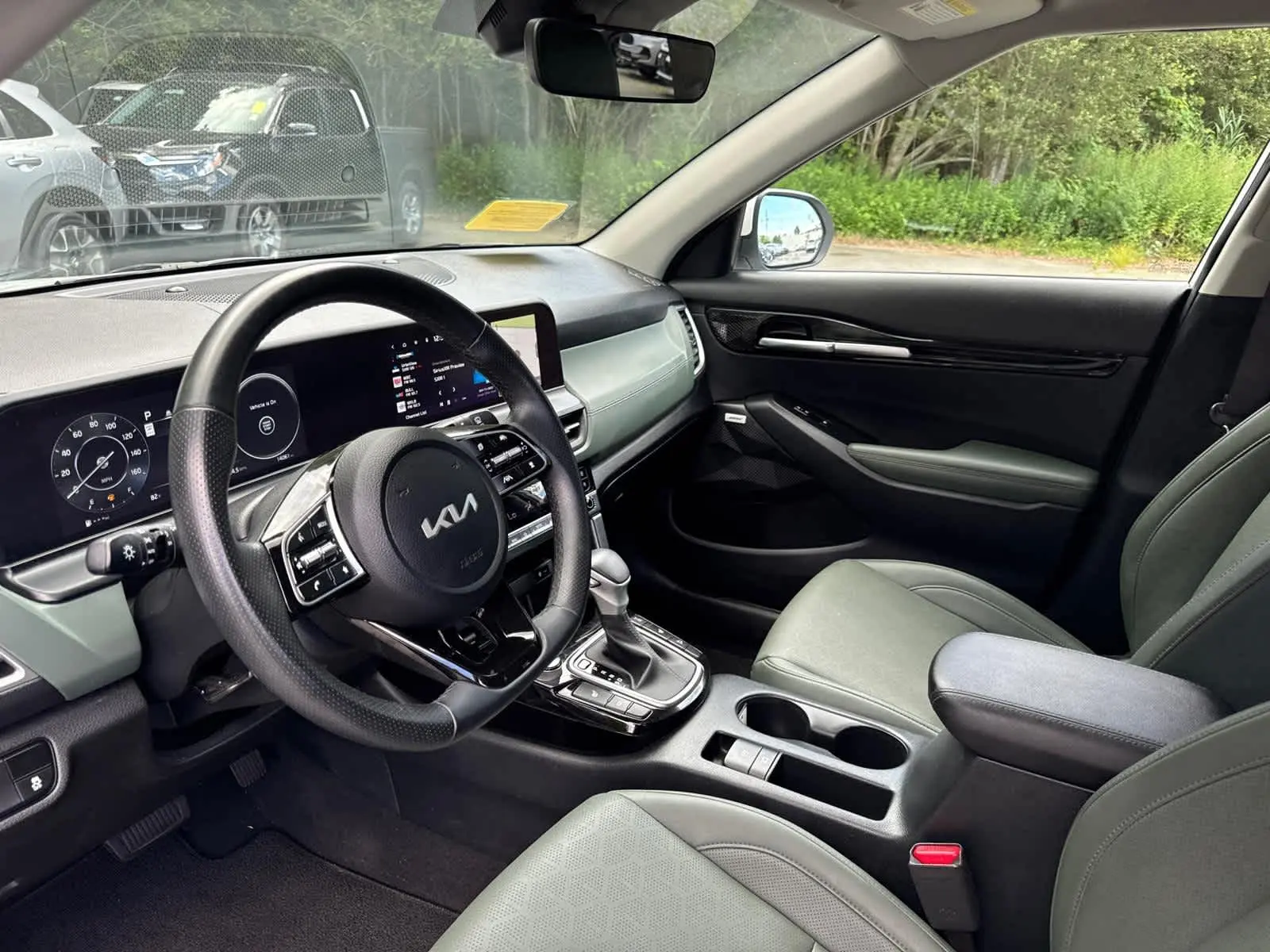 2024 Kia Seltos SX photo 9