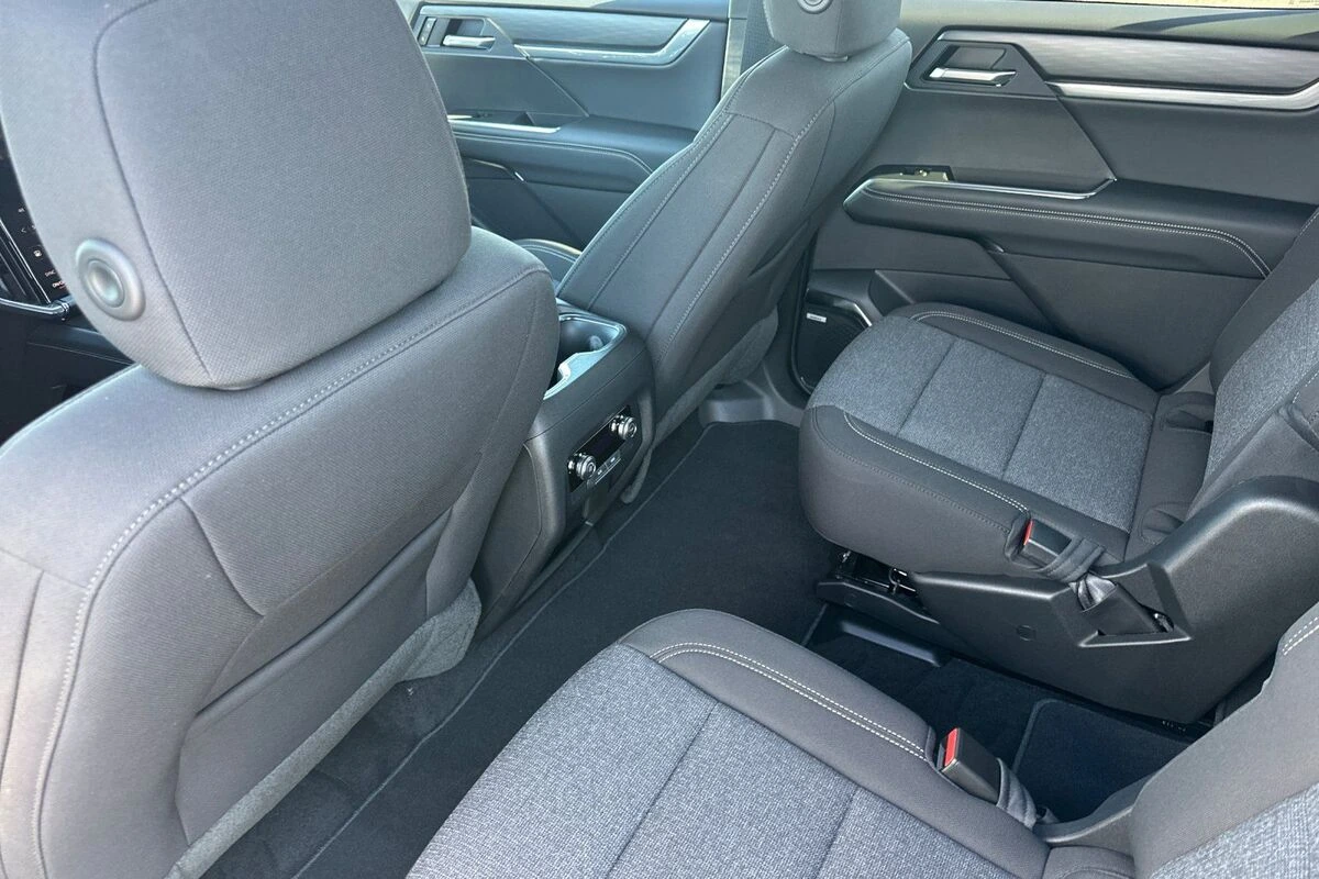 2026 GMC Acadia Elevation - Photo 14