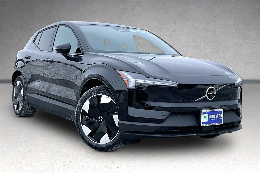 2026 Volvo - image 2