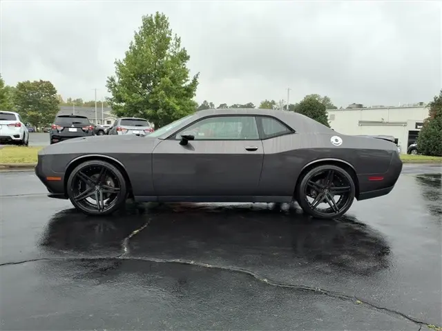 2015 Dodge Challenger SXT photo 19