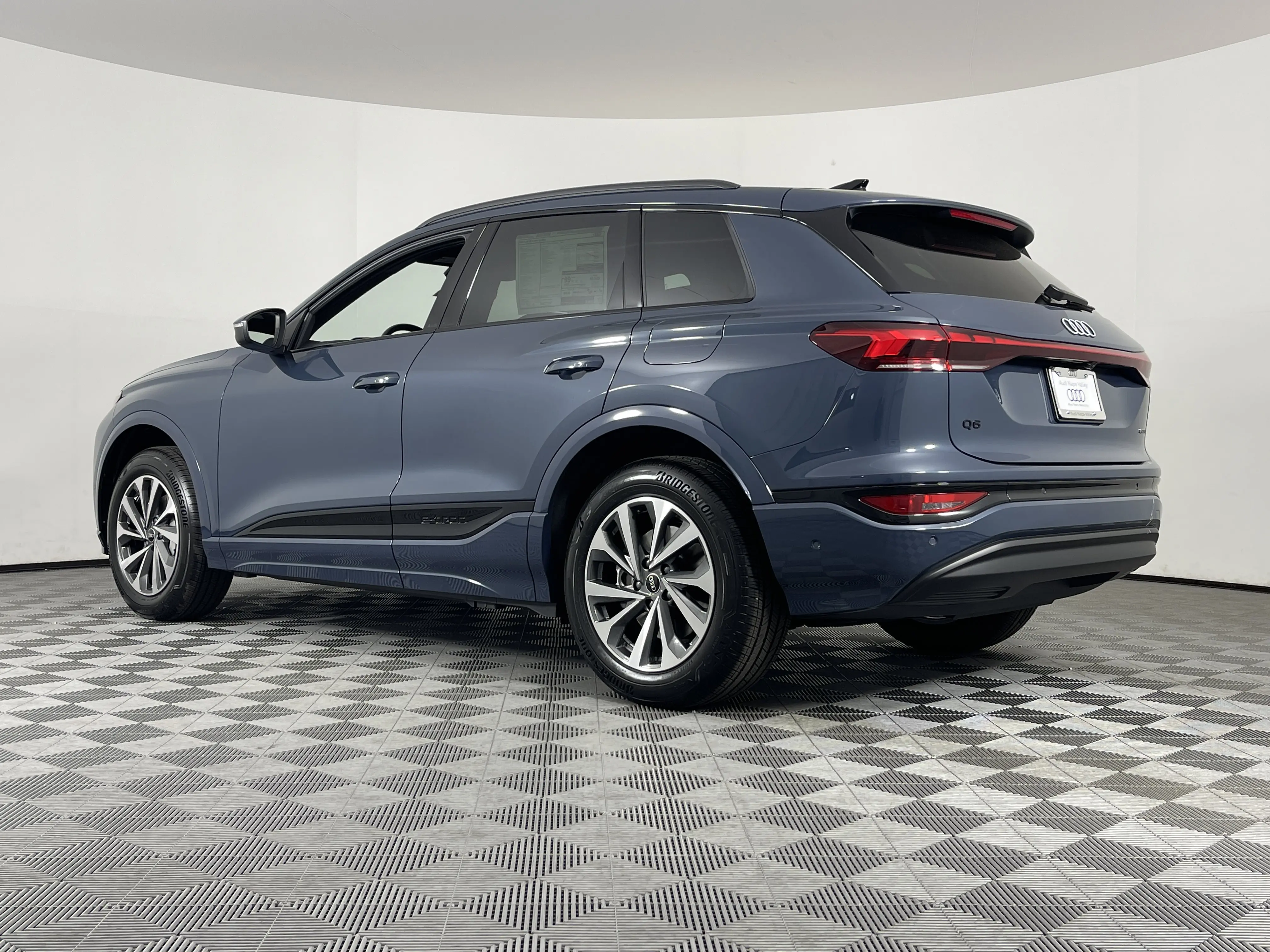 2025 Audi Q6 E-tron Premium Plus photo 10
