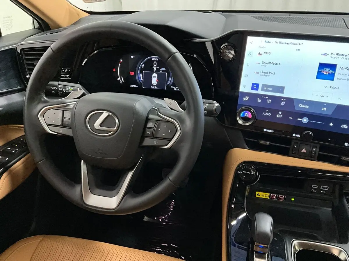 2023 Lexus NX 350h Premium photo 4
