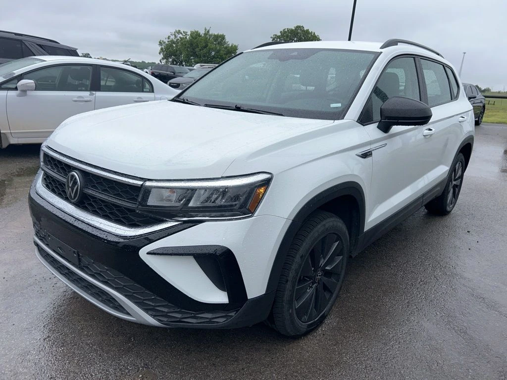 2024 Volkswagen Taos 1.5T S's photo