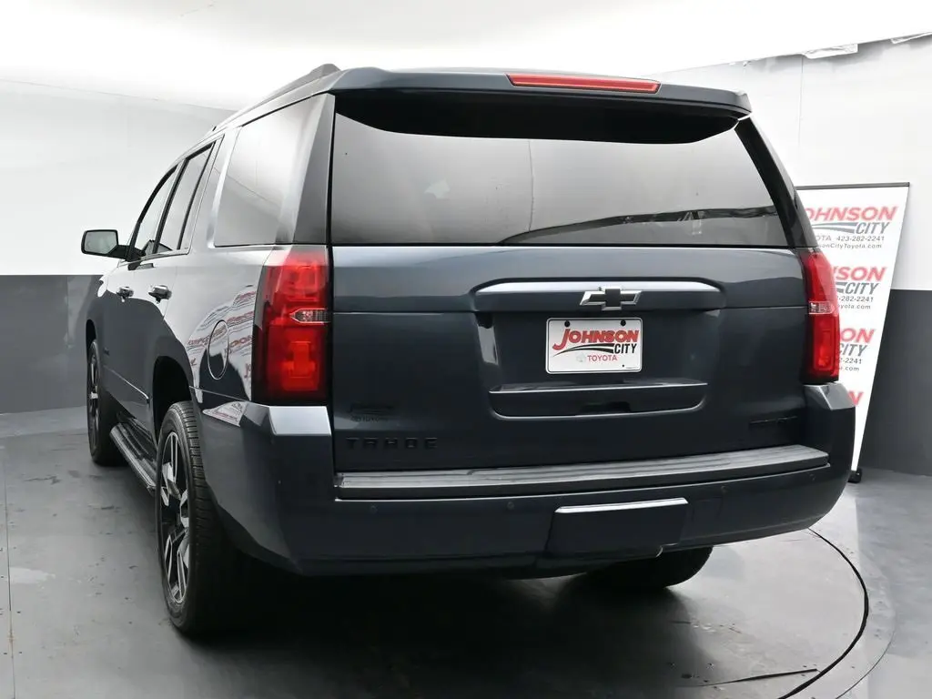 2019 Chevrolet Tahoe Premier photo 2