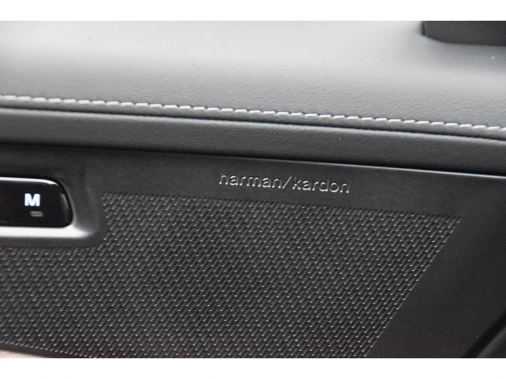 2026 Volvo - image 25