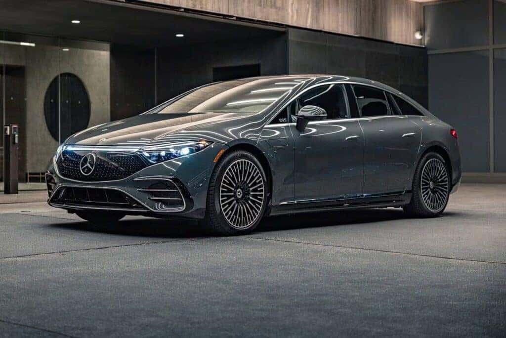 Mercedes-Benz EQS Showroom