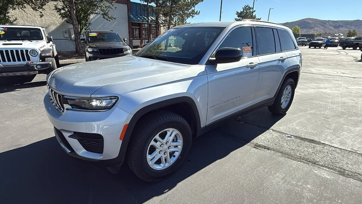 2025 Jeep Grand Cherokee Laredo - Photo 7