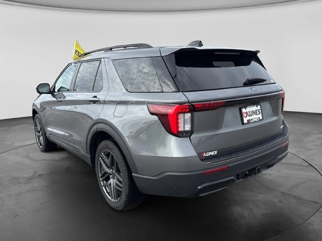 2025 Ford Explorer ST-LINE - Photo 10