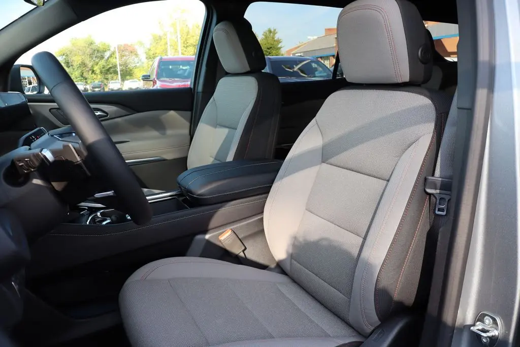 2026 Chevrolet Traverse 1LT photo 10
