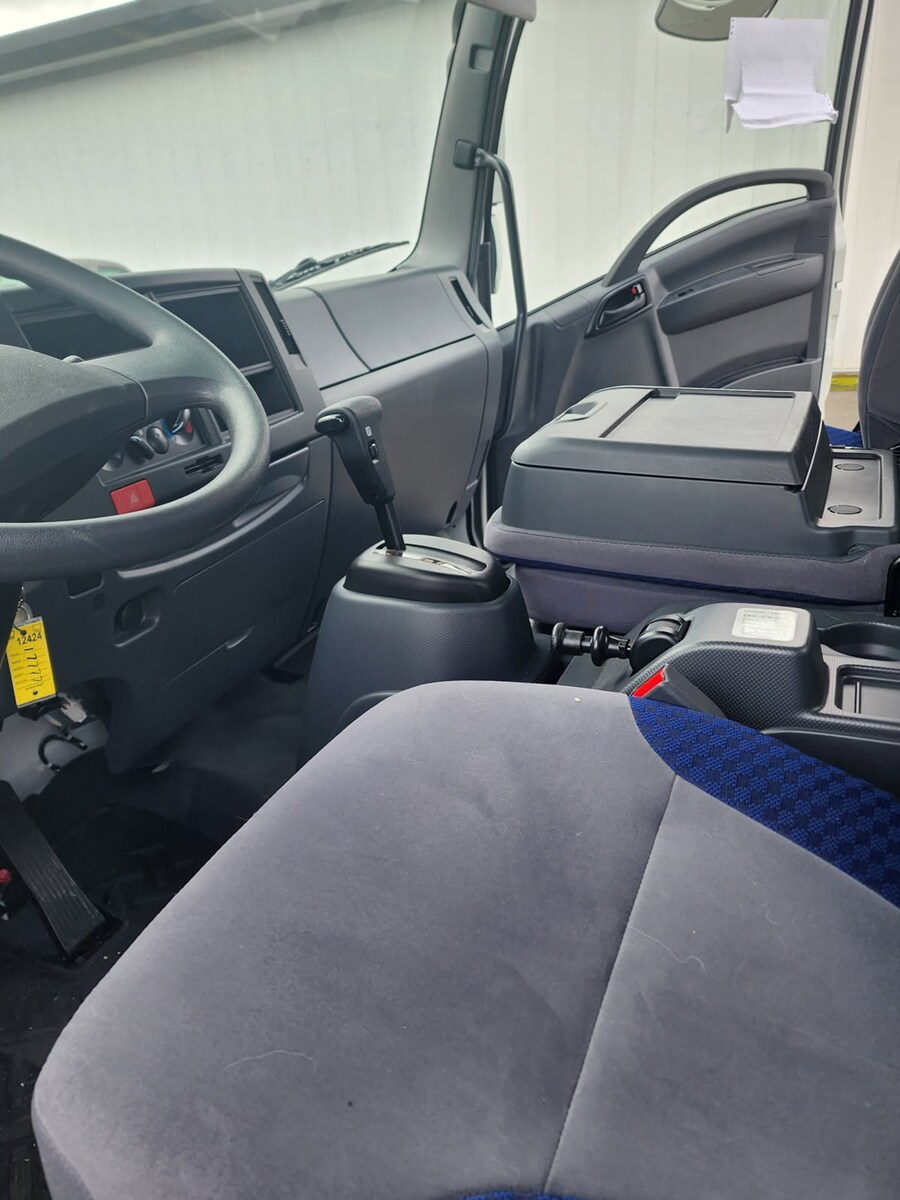 2025 Isuzu FTR in Seattle, WA — photo 7