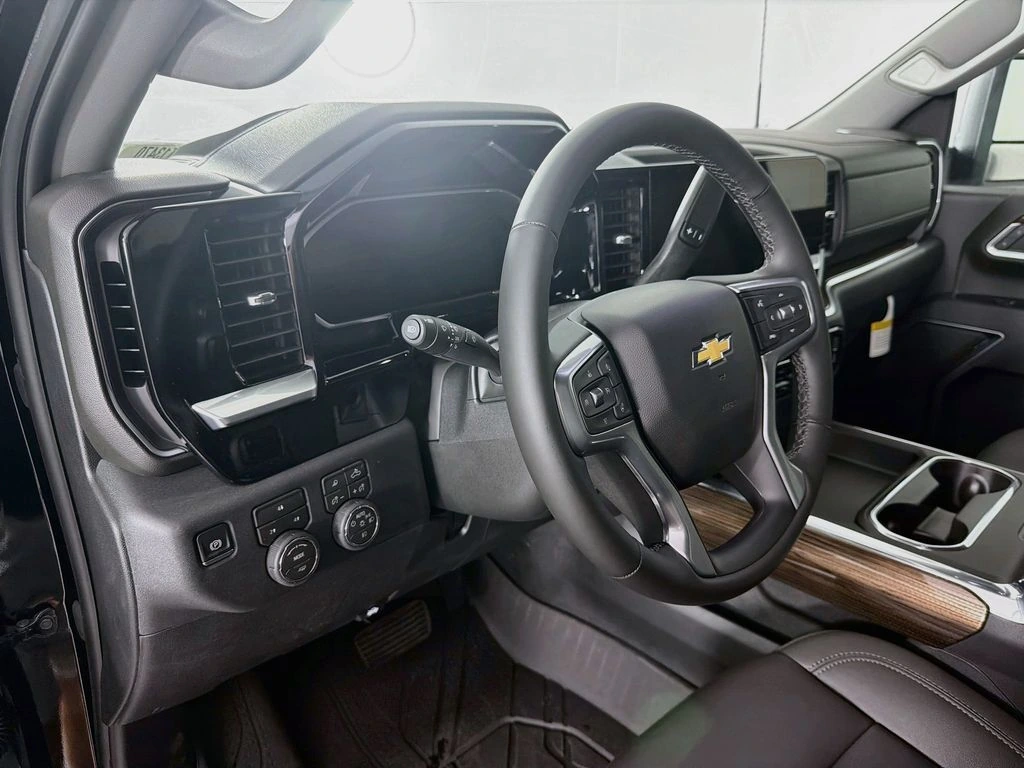 2026 Chevrolet Silverado 3500 HD LT - Photo 9