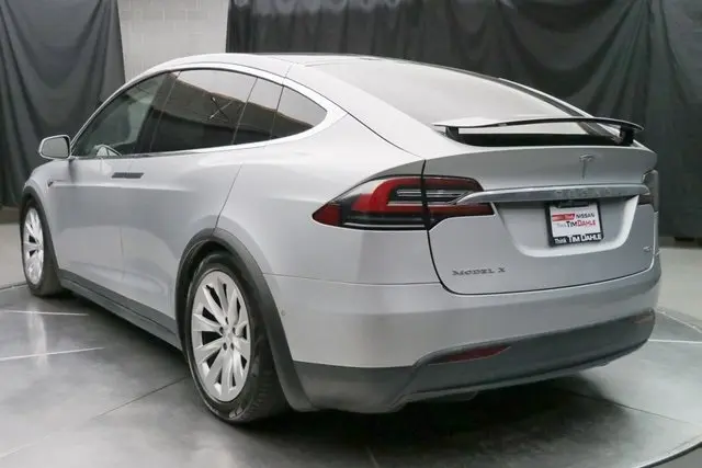 2016 Tesla Model X 90D photo 11