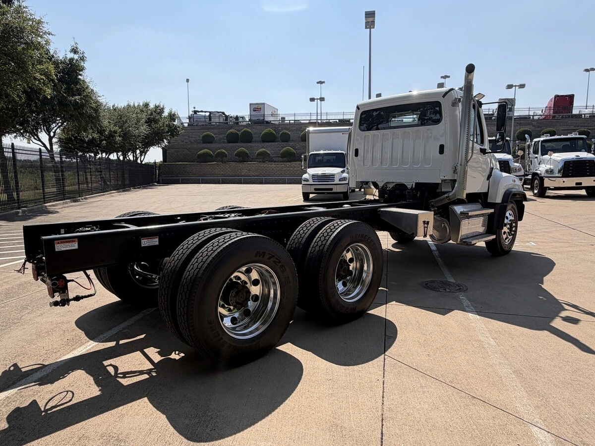 2027 Freightliner 114SD — photo 5