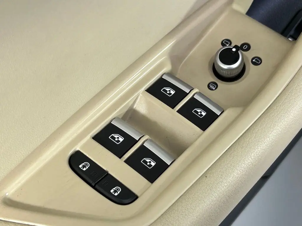 2022 Audi A4 40 Premium Quattro photo 32
