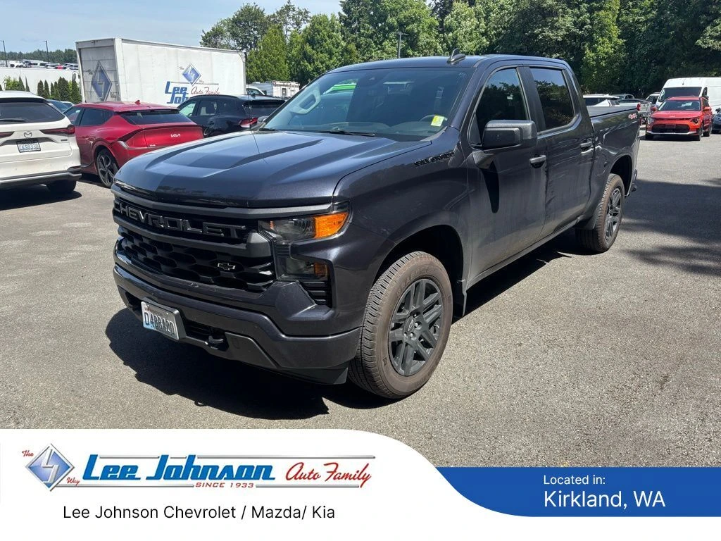 2023 Chevrolet Silverado 1500 Custom 4X4 Crew Cab Short Box's photo